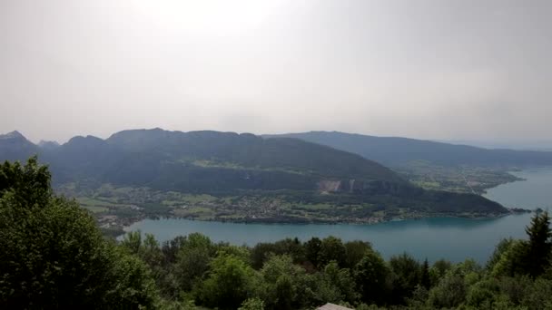 Άποψη Της Λίμνης Annecy Γαλλικές Άλπεις — Αρχείο Βίντεο