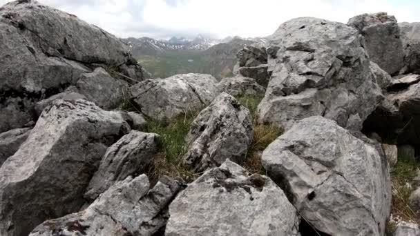 Krajobraz Górski Złą Pogodą — Wideo stockowe