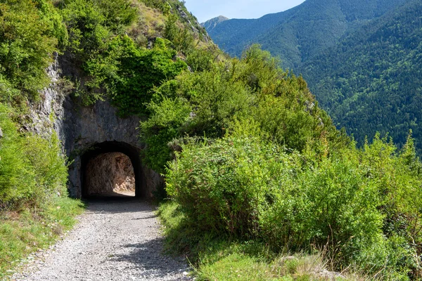 Route and small tunnel. In mountain — Stock Photo, Image