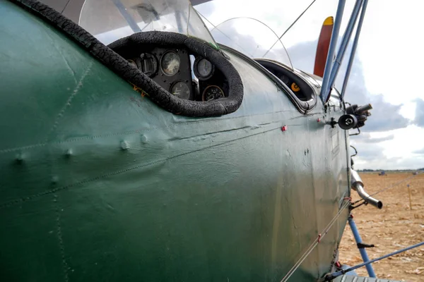 Painel de um avião de iaque antigo — Fotografia de Stock