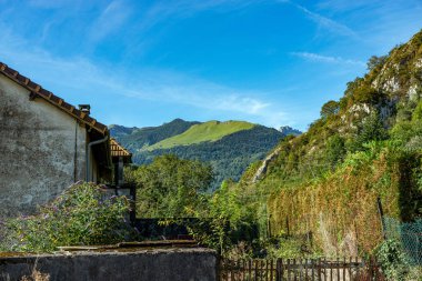Fransızca Pyrenees dağ manzarası