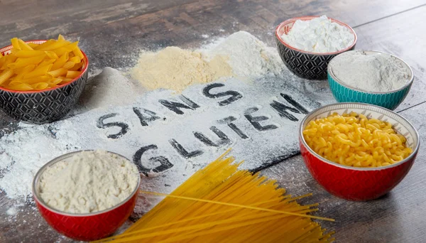 gluten-free (sans gluten) pasta and flour