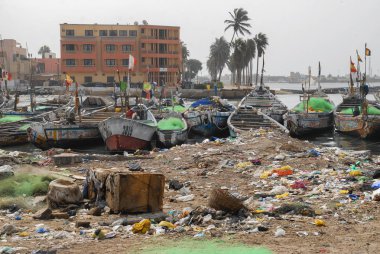 Senegal, Afrika sahillerindeki kirlilik.