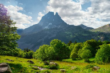 Pic du Midi Ossau Fransız Pirenesi dağlarında