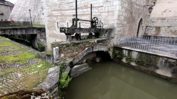 Μικρό Sluice Pau City Βερν Γαλλία — Αρχείο Βίντεο