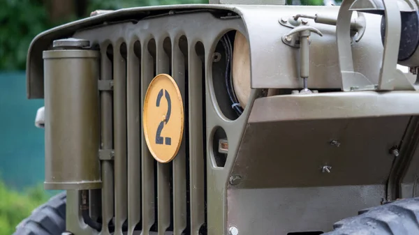 Ein Kühlergrill Teil Eines Retro Jeepfahrzeugs Der Armee — Stockfoto