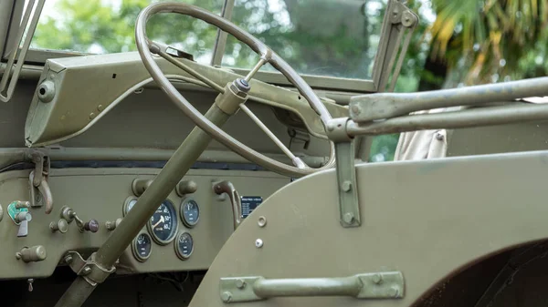Een Sturing Van Militaire Vintage Auto — Stockfoto