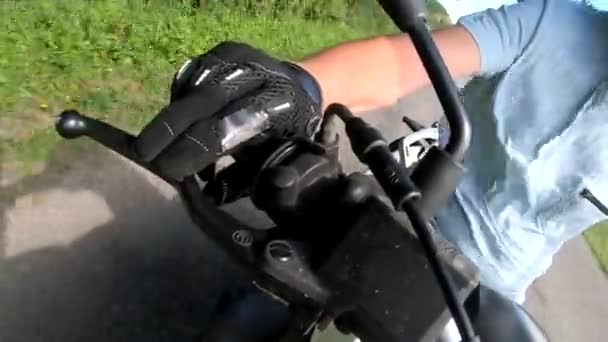 Hand Rider Handlebars Close — Stock Video