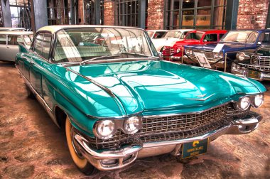 Istanbul, Türkiye - 25, 2018:1960 Cadillac serisi 62 Hardtop Sedan Rahmi M. koç sanayi Müzesi'nde Mayıs. Koç Müzesi Türkiye'de en büyük klasik araba koleksiyonu biridir. 