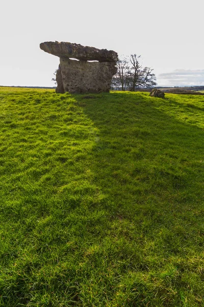 Lythans Burial Chamber Nazývané Také Gwal Filiast Chambered Dlouhou Mohylu — Stock fotografie