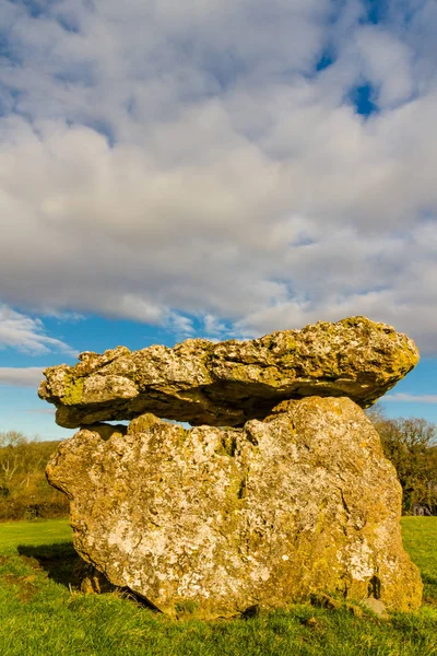 Lythans Burial Chamber Also Called Gwal Filiast Chambered Long Cairn — Stock Photo, Image