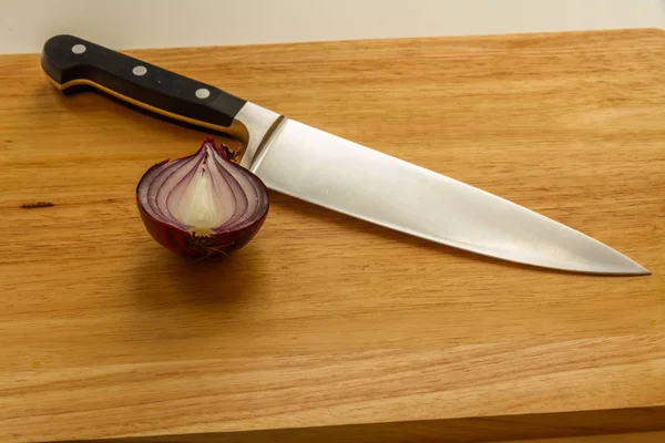 Quality Cook Chef Knife Wood Chopping Board Red Onion — Stock Photo, Image