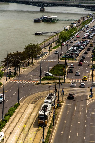 Budapeşte Macaristan Nisan Budapeşte Üzerinde Nisan 2018 Tramvay Ile Tuna — Stok fotoğraf