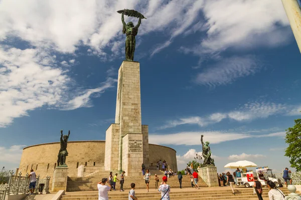 Budapeste Hungria Abril Estátua Liberdade Liberdade Gellert Hill Com Cidadela — Fotografia de Stock