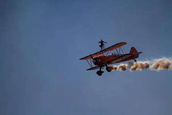 Bournemouth Reino Unido Bournemouth Air Festival 2018 Aero Superbatics Wingwalkers Fotos de stock libres de derechos