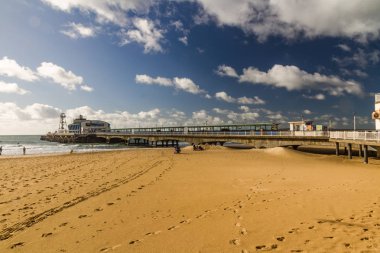 Bournemouth İngiltere Bournemouth plaj, iskele ve Zip tel üzerinde 21 Eylül 2018 Bournemouth.