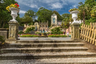 Editoryal, Portmeirion İtalyan Köyü Görünümü