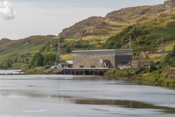 Ffestiniog Power Station and Tan-y-Grisiau reservoir — Stock Photo, Image