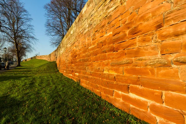 Chester Town Wall, west side in sunlight, wide angle — Stock Photo, Image