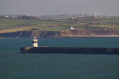 Anglesey Holyhead dalgalı deniz feneri, Galler