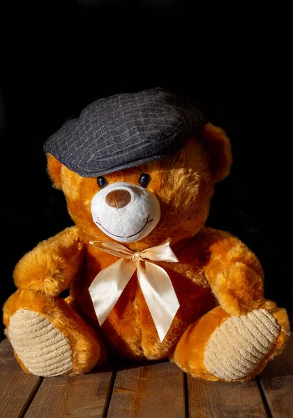 Teddy Bear Black Background Wearing News Boy Hat Black Background — Stock Photo, Image