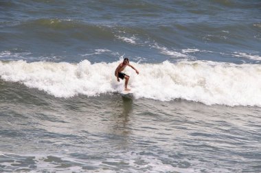 St. Augustine Sörfçüleri fırtınadan önce
