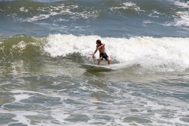 St. Augustine Sörfçüleri fırtınadan önce