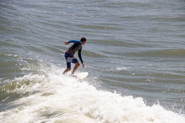 St. Augustine Sörfçüleri fırtınadan önce