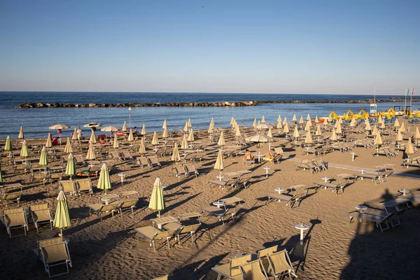 Bellaria Igea Marina Talya Temmuz 2020 Plaj Şemsiyeleri Güneş Yatakları — Stok fotoğraf