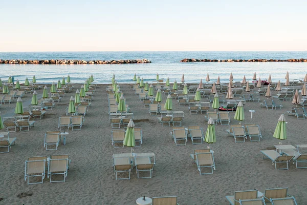 Bellaria Igea Marina Talya Temmuz 2020 Plaj Şemsiyeleri Güneşli Yataklar — Stok fotoğraf