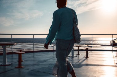 İtalya, Sardunya 'ya yaz feribotu