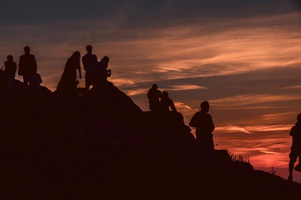 Silhouettes coucher de soleil en Sardaigne, Italie — Photo