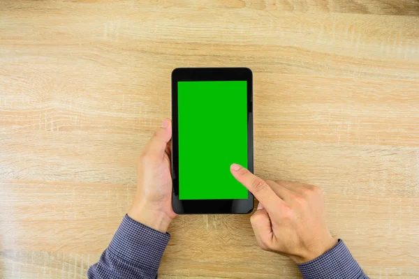 Empresario Tocando Tableta Digital Con Una Pantalla Verde — Foto de Stock