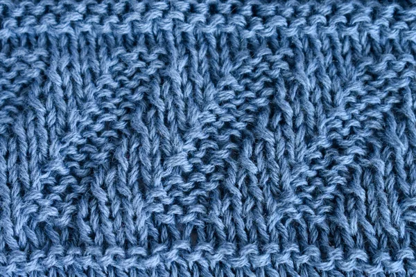 ナチュラルブルーウールの斜めパターンの編み方 — ストック写真