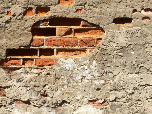 Teil Einer Alten Ziegelmauer Mit Resten Abgebrochenen Betonputzes — Stockfoto