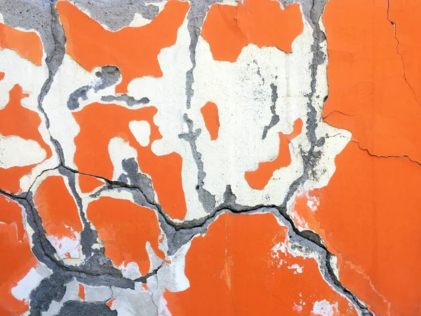 Teil Der Alten Betonmauer Mit Rissen Und Resten Von Orangefarbenem — Stockfoto