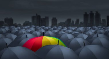 renkli gökkuşağı şemsiye diğerlerinin yanı sıra, eşsiz farklı konsepti ile işadamı