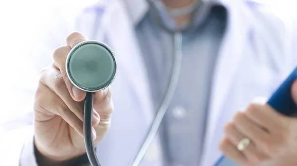 Doctor Examine Stethoscope Health Care Hospital — Stock Photo, Image