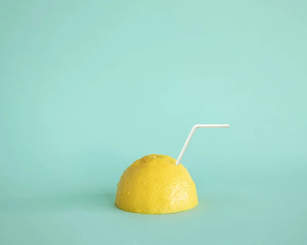 Свежий Лимонад Соломой Лимонный Сок — стоковое фото