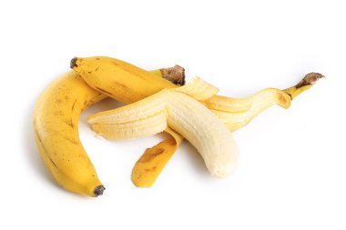 Beyaz arka planda izole edilmiş muzlar