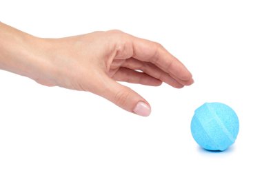 Kozmetik banyo Aromaterapi için bomba ve beyaz arka plan üzerinde izole el ile rahatla.