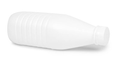Beyaz arka plan üzerinde izole beyaz plastik süt şişesi.