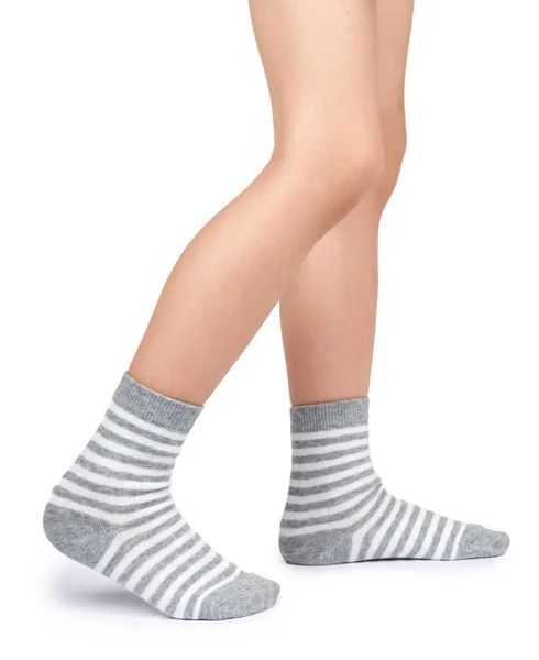 Kinderbeine Gestreiften Socken Isoliert Auf Weißem Hintergrund — Stockfoto