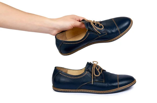 Sapatos Formais Couro Clássico Feminino Com Mão Isolada Fundo Branco — Fotografia de Stock