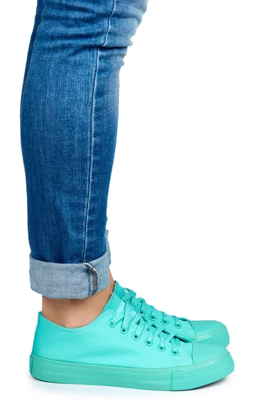 Kot Pantolon Spor Ayakkabı Beyaz Arka Plan Üzerinde Izole Kadın — Stok fotoğraf