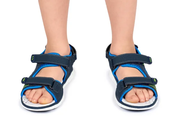 Děti Kožené Sandály Noze Izolovaných Bílém Pozadí — Stock fotografie