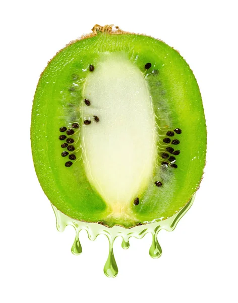 Szeletelt Zöld Kiwi Egy Gyümölcslé Csepegtető Elszigetelt Fehér Background — Stock Fotó