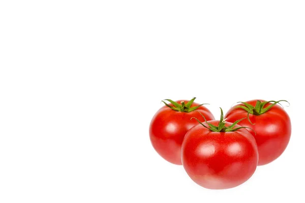 Tomate Rouge Crue Fraîche Avec Feuille Verte Isolée Sur Fond — Photo