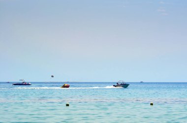 deniz horizon su taşıma ve eğlence tekne ile.