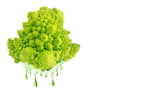 Groene Kathedraal Broccoli Met Een Sap Daalt Van Het Geïsoleerd — Stockfoto